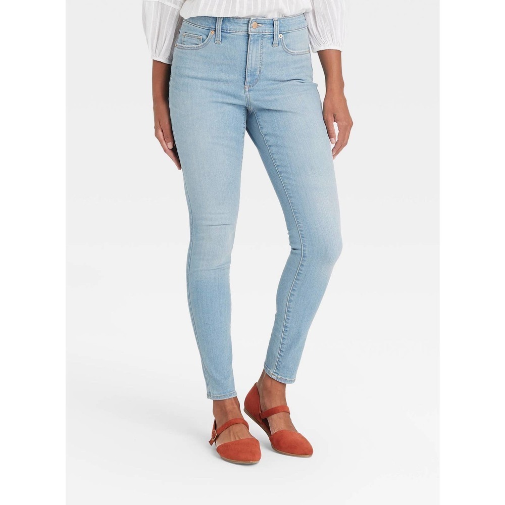 Universal Thread skinny jeans 8 short NWT!